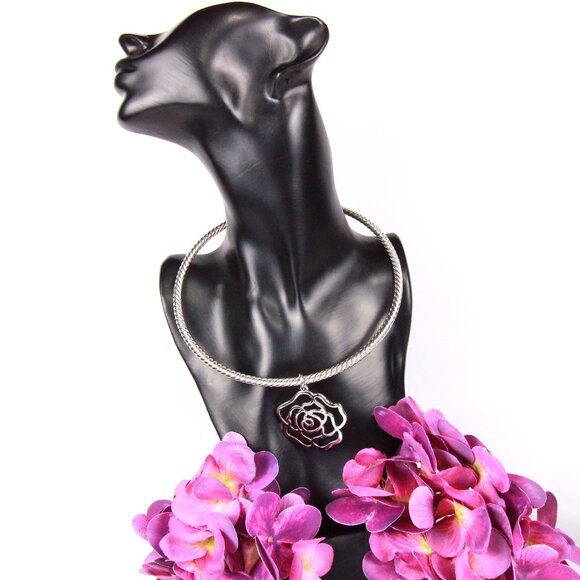 Silver Tone Choker Necklace w/ a Silver Flower Pendant - Picture 3 of 5